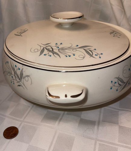 Vintage CELESTE by Homer Laughlin Round Covered Vegetable Bowl - Picture 4 of 4