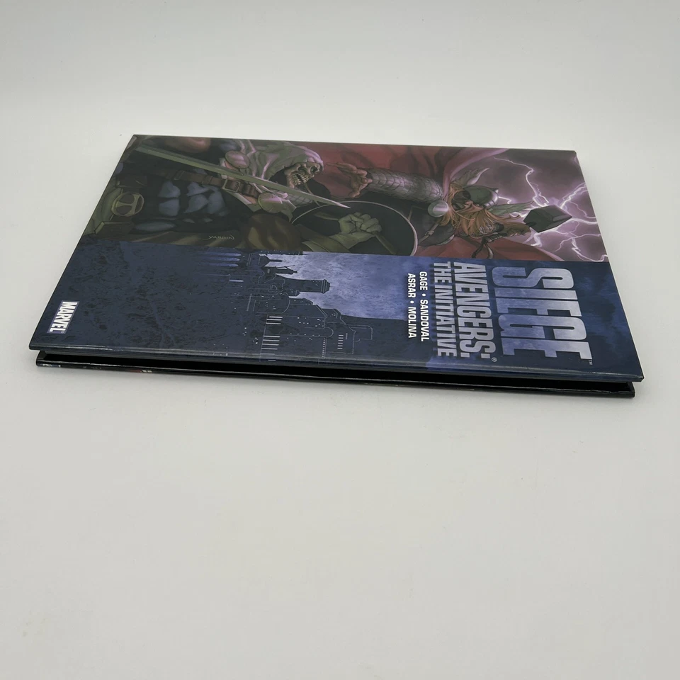 Siege: Avengers: The Initiative графический роман первое издание 2010 твердая обложка - Изображение 4 из 4