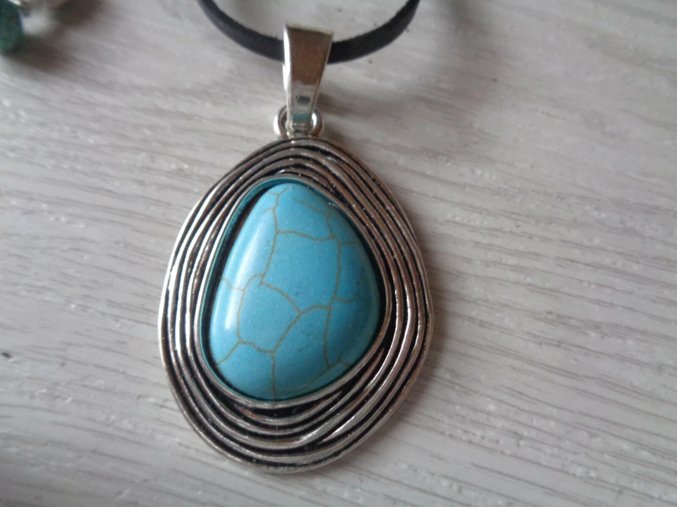 Schmuckset "Oval-Türkis Howlith" silber Lederband - Bild 2 von 3