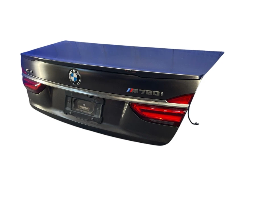 2017 2018 2019 BMW M760I REAR TRUNK LID SPOILER TAIL LIGHT ASSEMBLY W/ CAMERA Foto 4 de 4