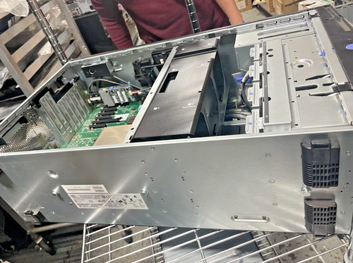 IBM System x3500 M4 1x E5-2650 V2 2.60Ghz,16GB RAM,8x2.5"SAS-NO HDD included - Picture 4 of 7