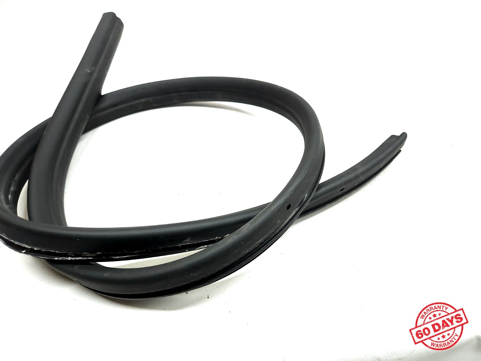 ⭐ 08-19 Maserati Gran Turismo Front Lower Door Rubber Weatherstrip Gasket Oem
