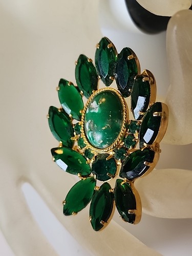 Vintage wunderschöne Smaragd Strass offene Rückseite Krappen Set goldfarbene Brosche unsigniert - Bild 4 von 7