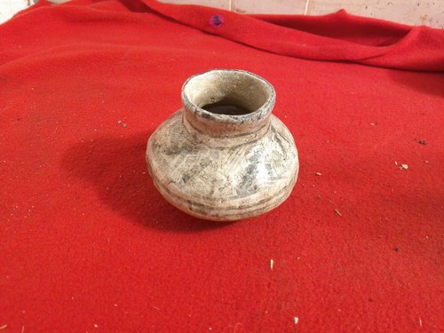 Anasazi pottery 1100 Ad . Full Pot.