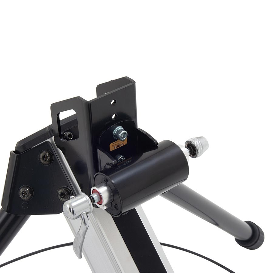 Двойные ролики Minoura FG550A диаметром 80 мм с креплением на переднюю вилку ребристым ремнем и регулируемой 54190₽