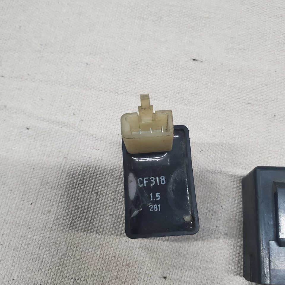 Relé de corte de combustible Honda Shadow 600 750 1100 CBR600 CBR600F F3 y F4 PC800 NT650 Foto 2 de 4