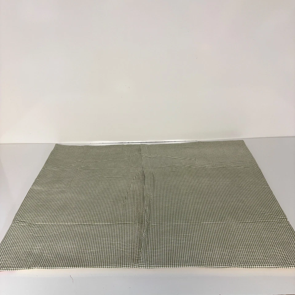 Almohada acolchada hecha a mano de algodón falsa estrella roja verde espalda blanca 27x20 pulgadas Foto 3 de 4