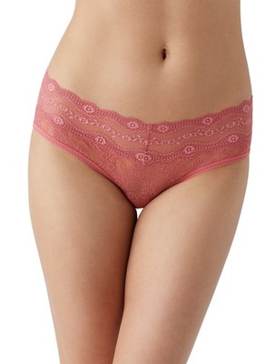 b.tempt'd by Wacoal 978282 b.tempt'd Lace Kiss Hipster