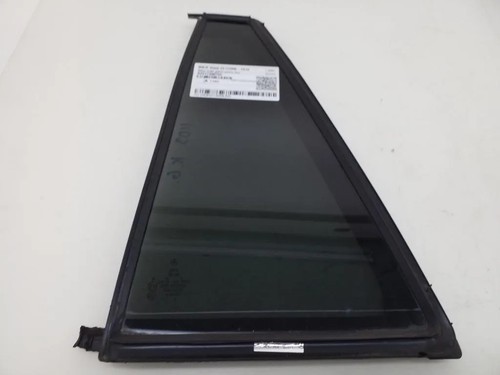 Rear vent glass
