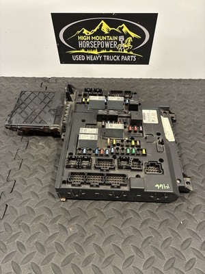 FREIGHTLINER Fuse Box, Cab Control Mod.  PN: A06-75981-003 / 06-74862-000  #9101