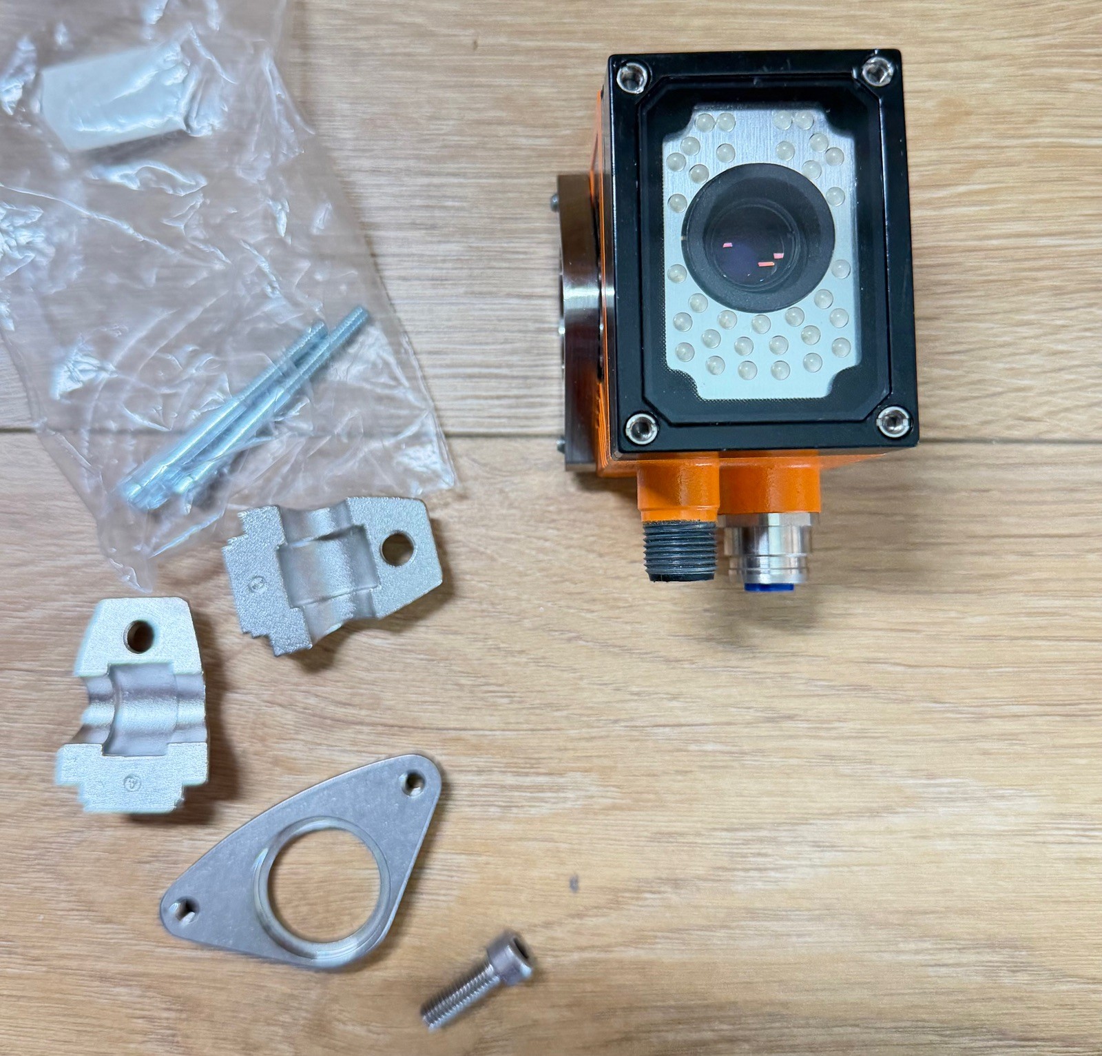 ifm O2D224 Vision Sensor Objekterkennung Bildverarbeitung Kamera 24V IP67 Halter – Bild 2