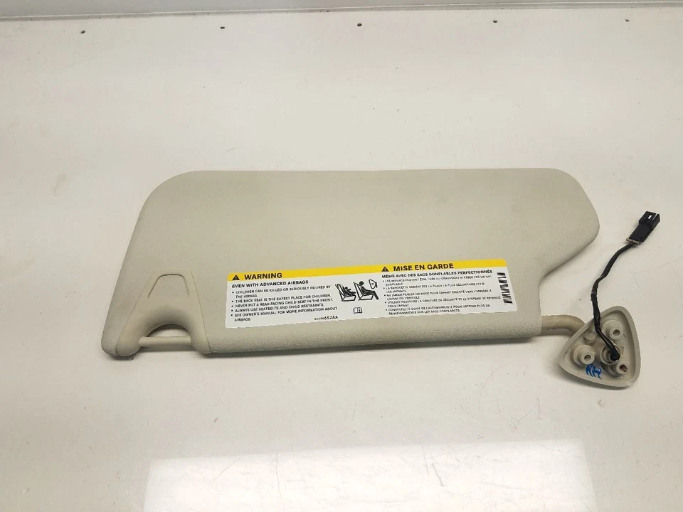 2009-10 Dodge Journey пассажирский правый солнцезащитный козырек с подсветкой *коричневый винил* - Изображение 3 из 4