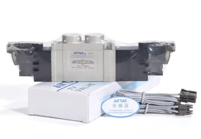 1pcs AirTAC Solenoid Valve  7V230C08A050  AC220V Dual Electronic Control