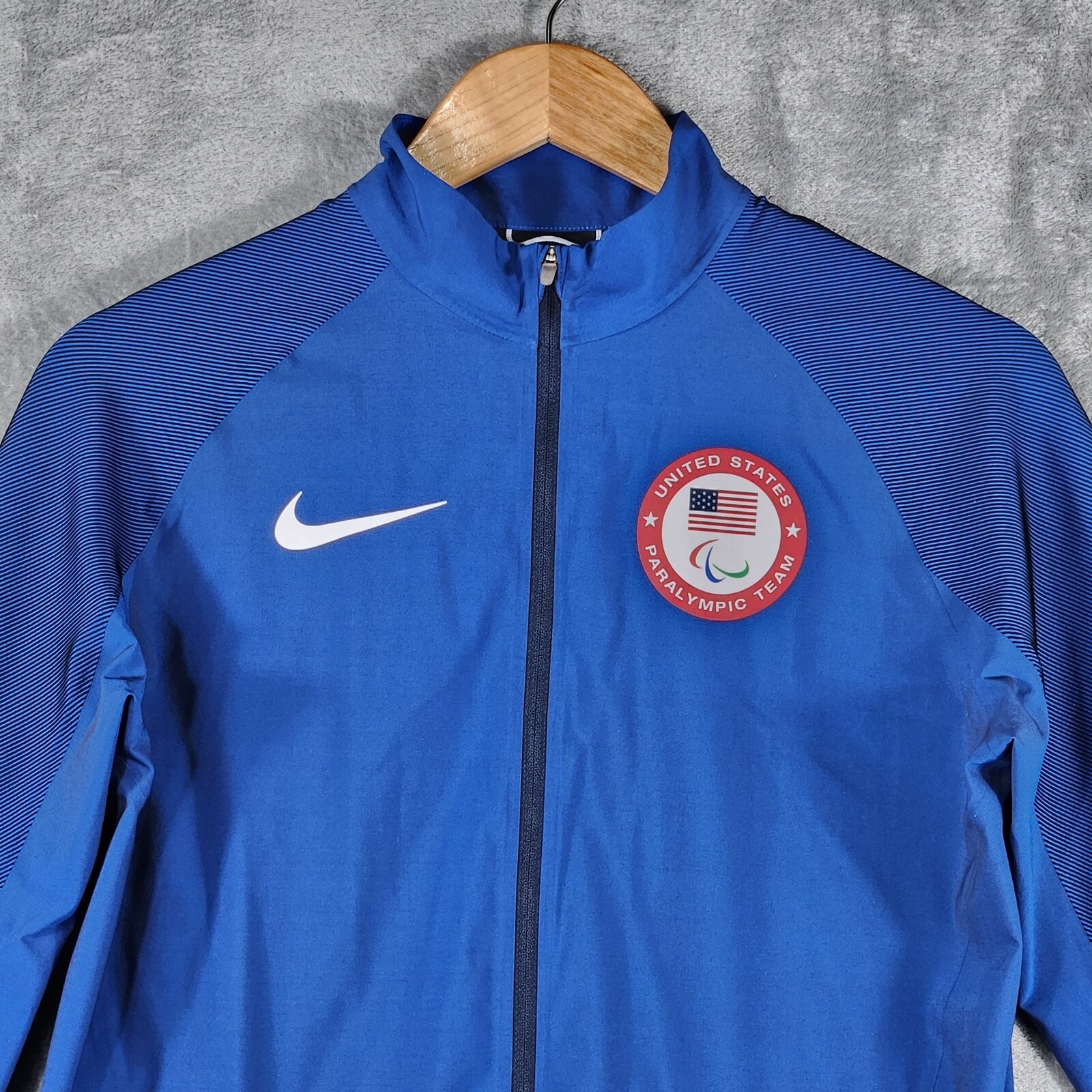 SACAI X NIKE Giacca Nike Donna Tg MT Paralympic Team USA Running Leggera Blu Riflettente
