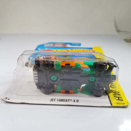 Hot Wheels Error Treasure Hunt Jet Threat 4.0 2015 #95 Off-Road New on Card - Picture 6 of 13