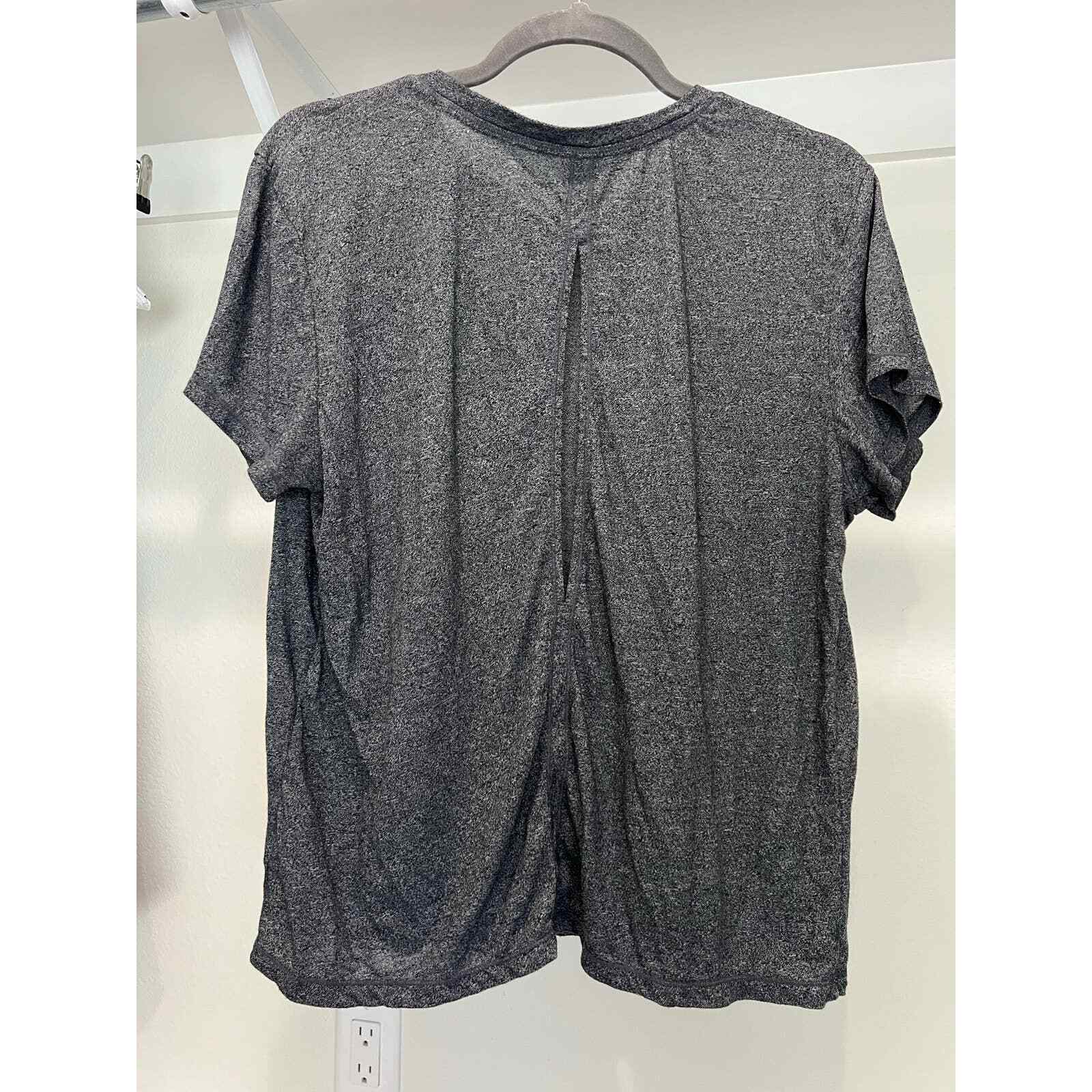Reebok Women's Grey Workout Shirt Size XL Open Back thumbnail 2