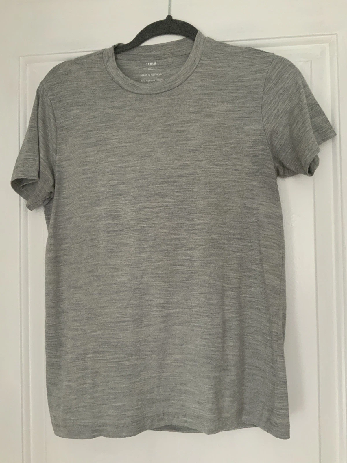 H N D S M Merino Wool blend gray tee under layer top Small Womens