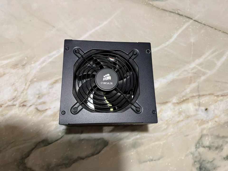 Fuente de alimentación totalmente modular Corsair AX860 860W 80+ Platinum - Excelente estado Foto 2 de 4