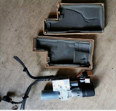 Opel Tigra B Twintop Cabrio Verdeck Hydraulikpumpe Verdeckhydraulik 93162375 
