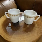 2 VINTAGE PYREX BUTTERFLY GOLD YELLOW D HANDLE COFFEE MUG CUP 1410 MILK GLASS’S