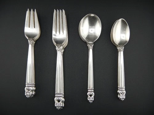 VINTAGE ROYAL DANISH BY INTERNATIONAL STERLING NO MONO 33 PIECES PLUS BONUS!