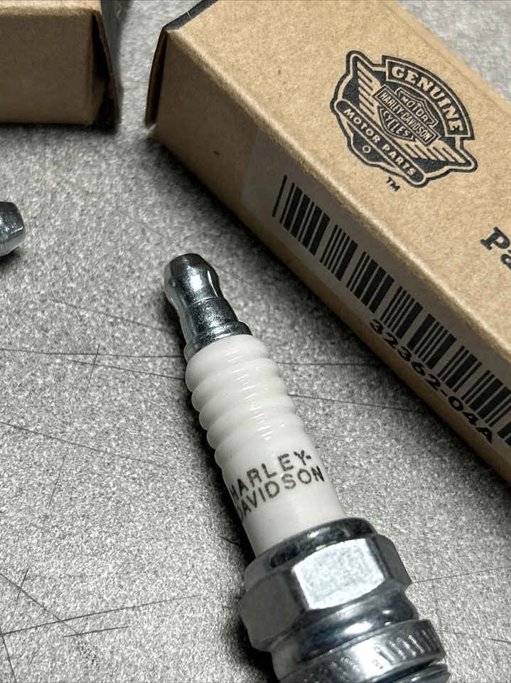 Pair of Harley-Davidson OEM Spark Plugs 6R12 Part # 32362-04A TWIN CAM - Image 3 of 4