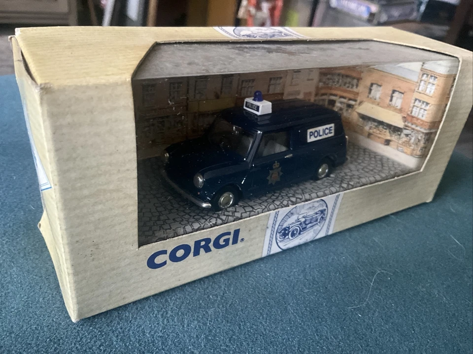 Corgi Classics 1/43 Scale 96956 Morris Mini Police Van - New In Box - Image 2 of 4