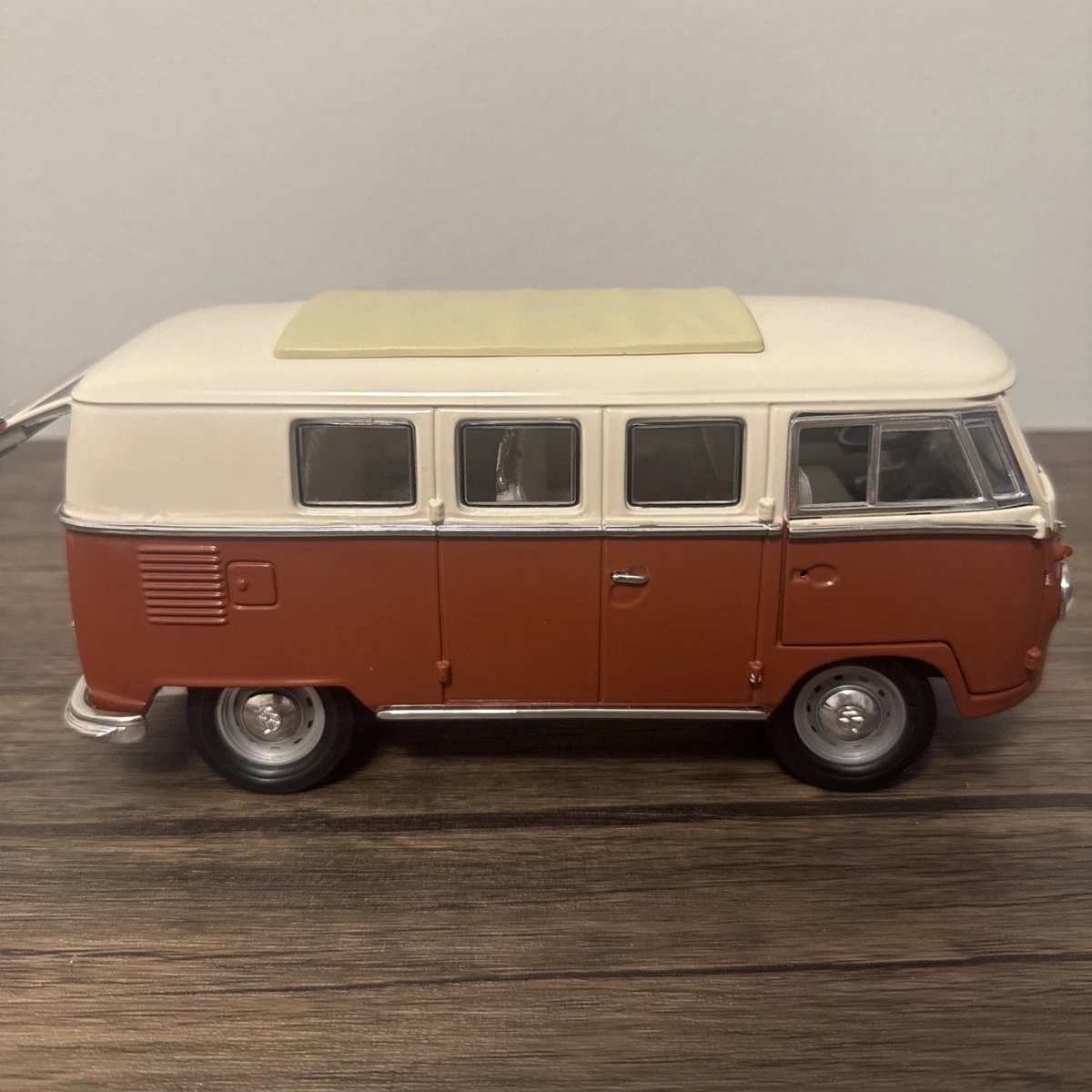 Miniature VW Beetle Police Stuttgart – Road Signature 1/18 – Diecast – Occasion