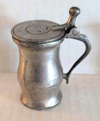Antique Pewter Tankard Drinkware w/ Hinged Lid small 2.5''T (E1)