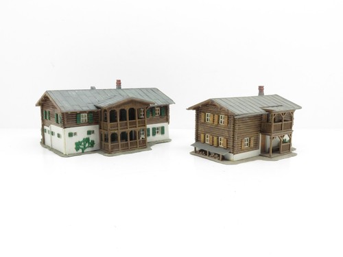 KIBRI LOT 2 MAQUETTES CHALETS MONTAGNARDS 8002 + 8005 - ECHELLE H0 1/87 | Zustand: Occasion