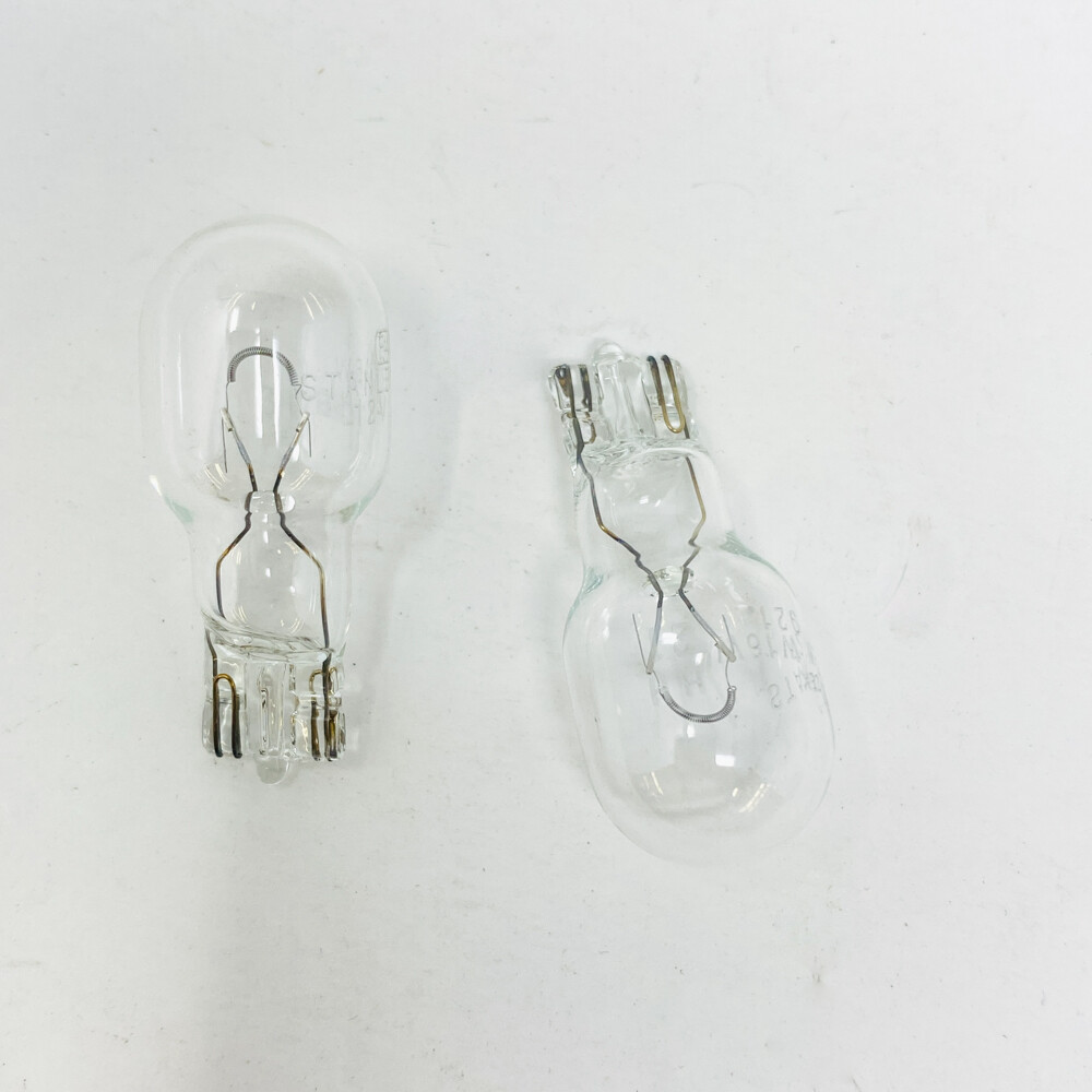 2 pcs Genuine Nissan 26261-89918 Rear Stop Lamp Bulb - Made in  