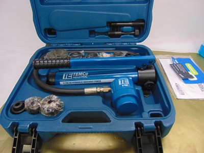 TEMCo Hydraulic Knockout Punch TH0004  Electrical Conduit Hole Cutter Set    #18