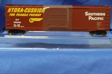 Rivarossi HO 50ft Sliding Door Boxcar w/Roofwalk Southern Pacific 651533 HR6585B