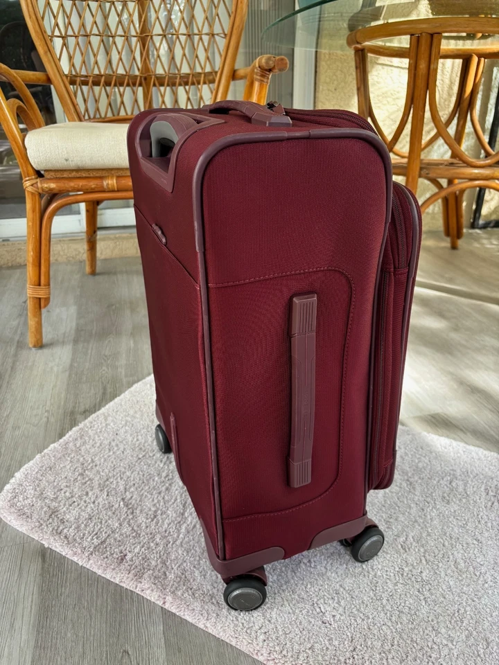 Samsonite Silhouette 17 21" Carry-on Expandable Softside Spinner Color: Merlot - Image 4 of 4