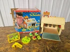 Vintage Fisher Price Little People Play Family School House 923 in box