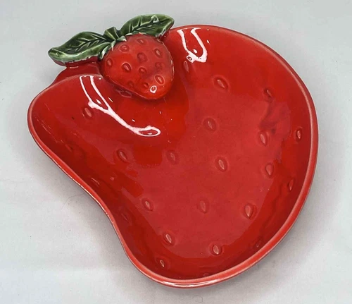 Vintage Nelson McCoy Strawberry Shaped Ceramic Serving Bowl