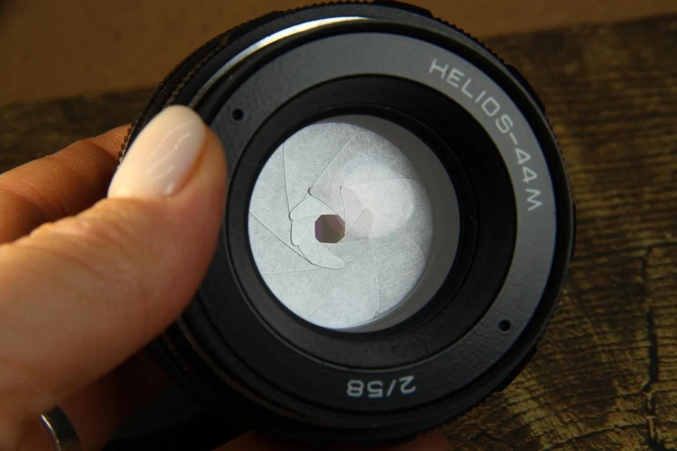 Petzval Modification Soviet lens Helios 44M 58mm Dreamy Swirly Bokeh M42 vintage - Image 2 of 4