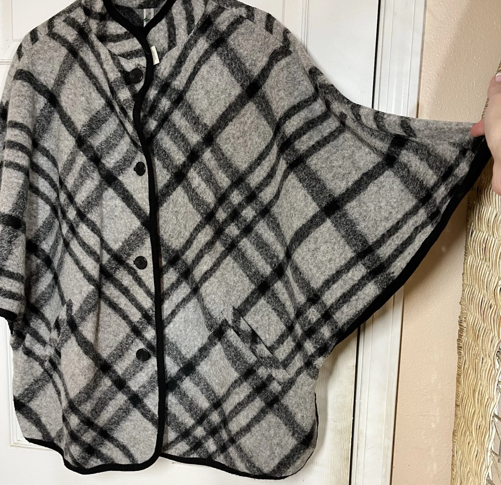 NWT Talbots Cape Coat Poncho Wool Blend Petite XL Old Money Equestrian MSRP$199
Opens in a new windo