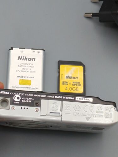 Nikon Coolpix S4300 16,0Mp Digital Camera Touchscreen White, Sd, Charger, Case - Foto 11 di 24