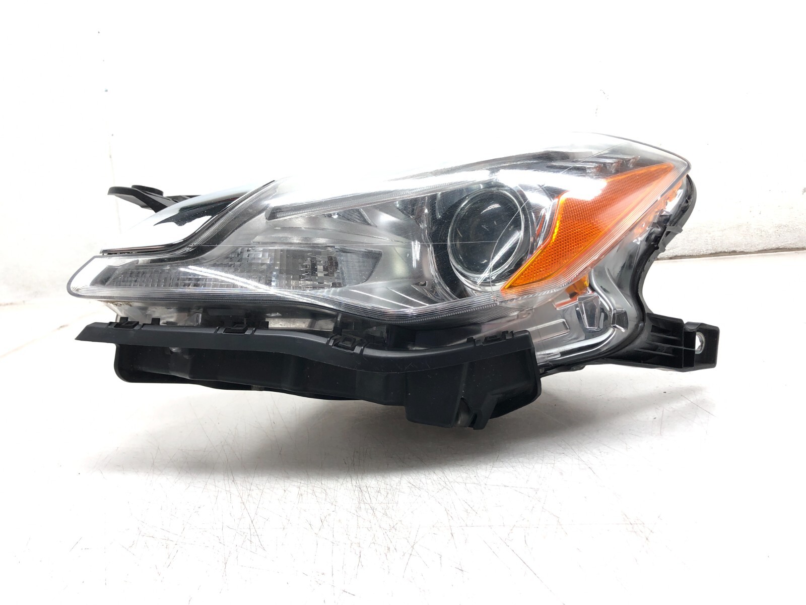 2014-2017 MASERATI QUATTROPORTE LEFT DRIVER FRONT XENON HEADLIGHT ASSEMBLY OEM