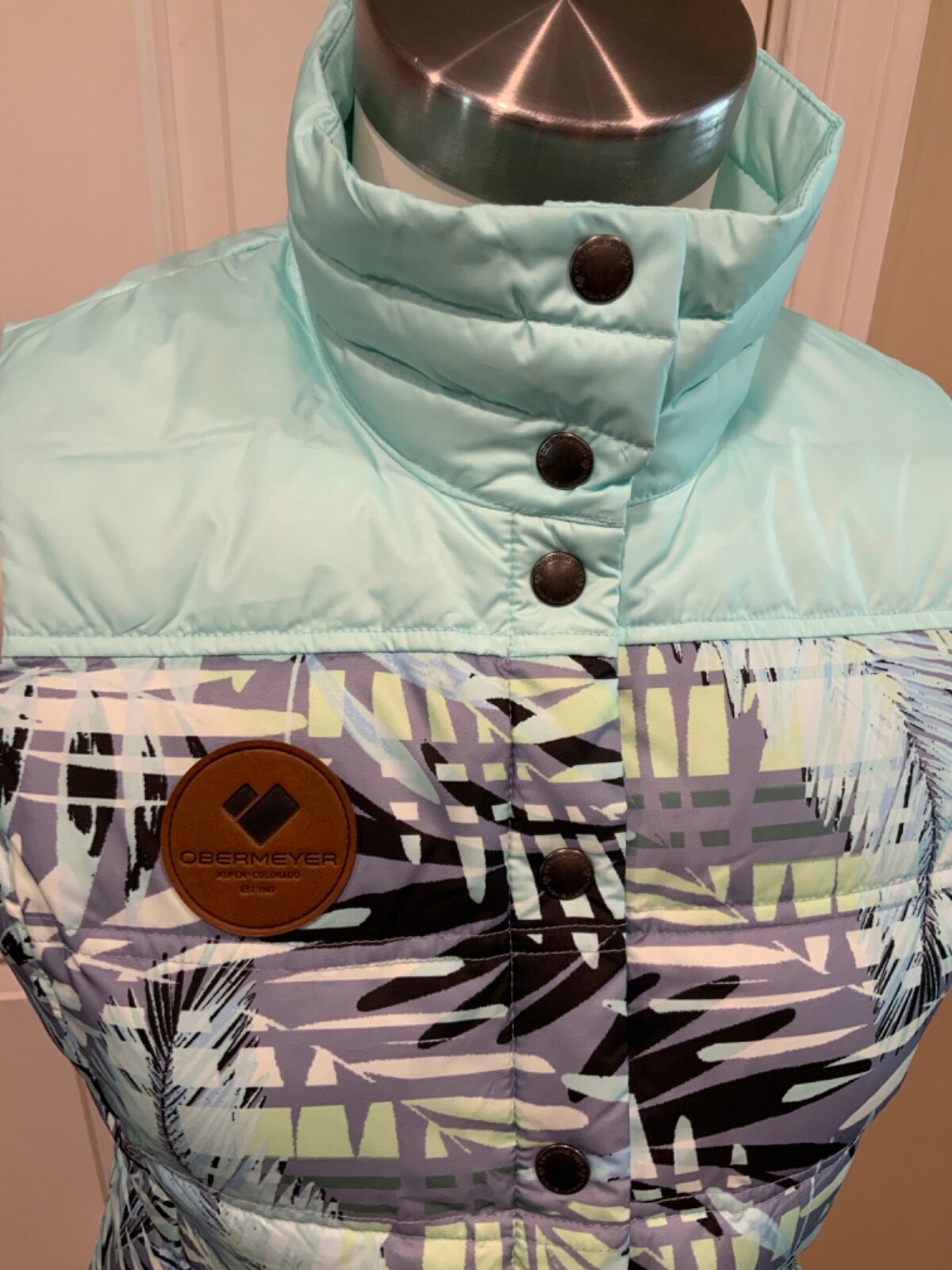 Obermeyer Light Green & Gray Leaf Pattern Button-… - image 2