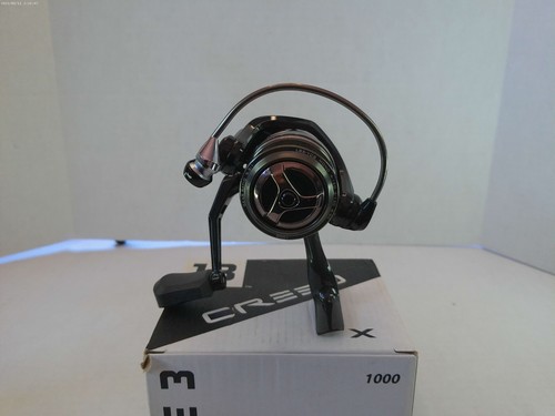 NEW One 3 Fishing Creed X 1000 Spin Cast Fishing Reel 5.2:1 Gear Ratio - Picture 3 of 13