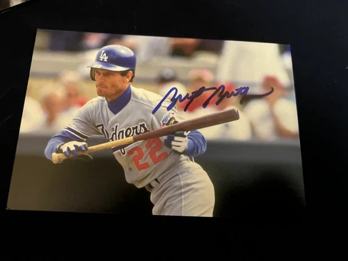 Los Angeles Dodgers BRETT BUTLER Signed 4x6 Photo BASEBALL AUTOGRAPH