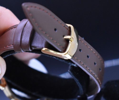 Vtg DISNEY MICKEY MOUSE Watch Exclusive Gold Tone Dial Leather NEW BATTERY, BAND - Picture 5 of 10