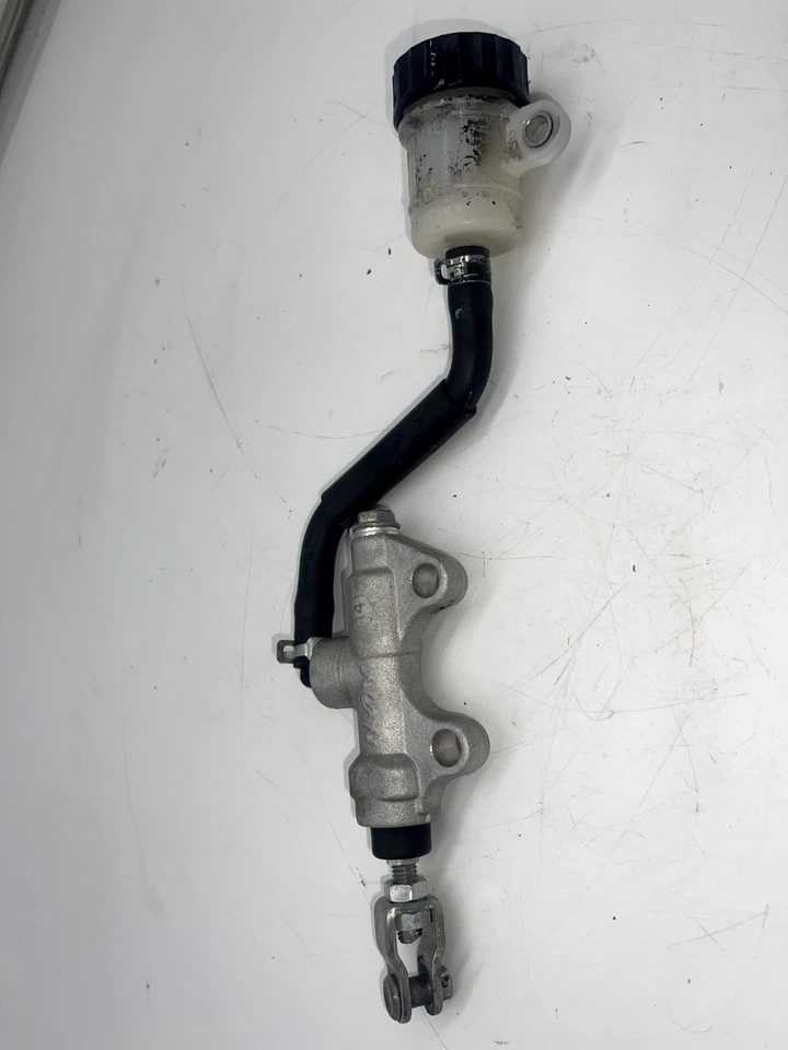 2018 09-18 Kawasaki KLR650 Master Cylinder Rear - Image 3 of 4
