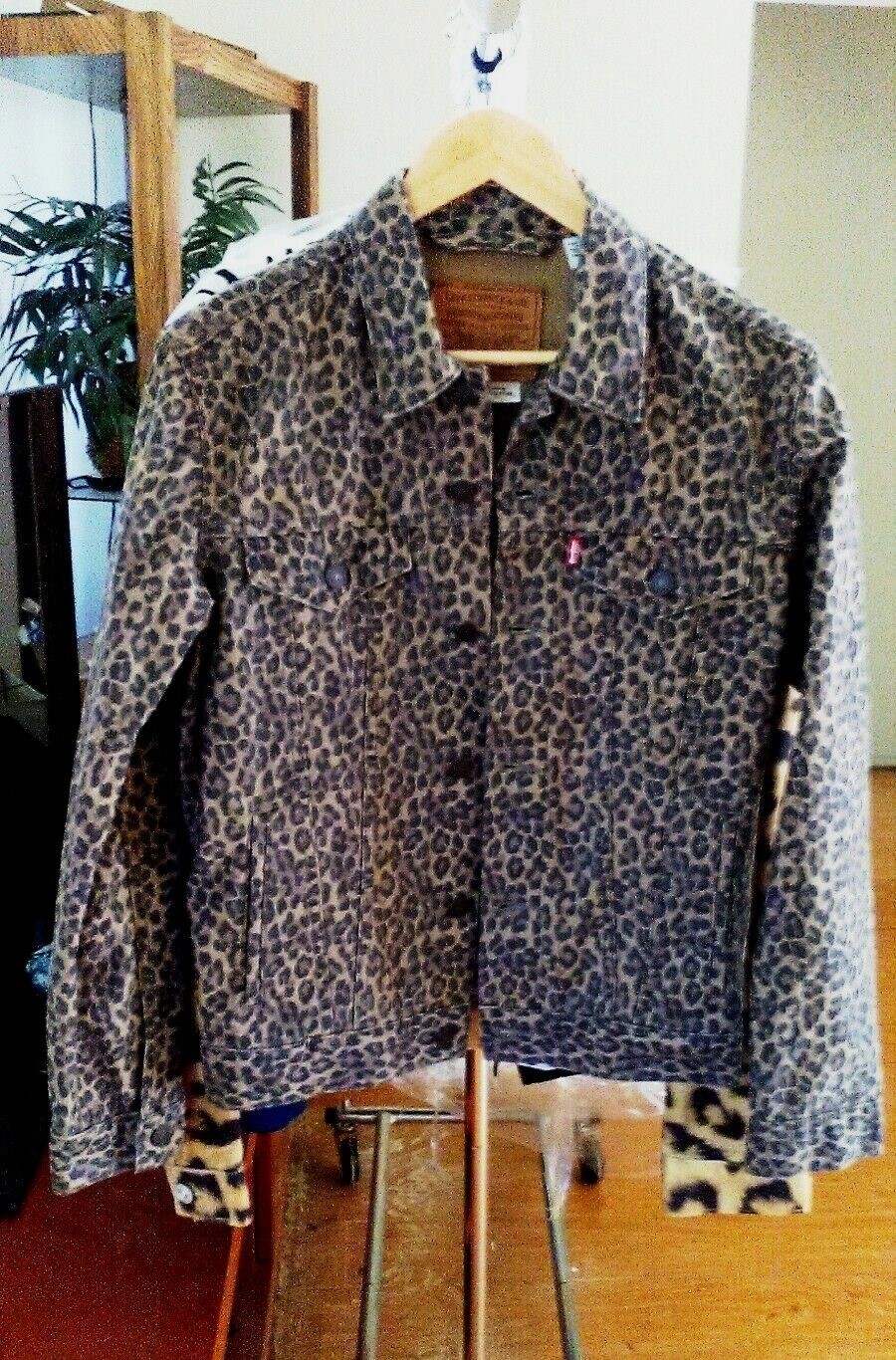 Levi's - (Rare) Premium Cheetah Print Trucker Jacket Men's Size Small
