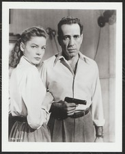 LAUREN BACALL HUMPHREY BOGART in Key Largo (1990s) GUN