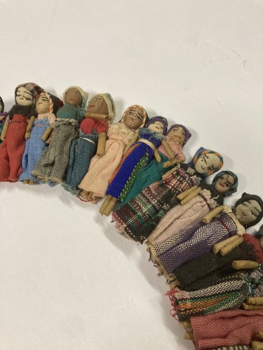 Vintage Upavim Guatemalan 50! Worry Dolls 14” Wreath Handmade Well Made!! NWT!! - Picture 6 of 15