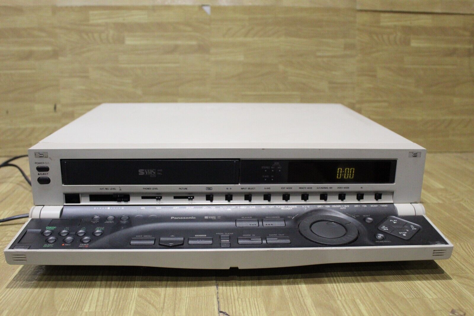 Panasonic Recorder Svhs Pal 625 AG-4700BY Panasonic-time base corrector TBC grey