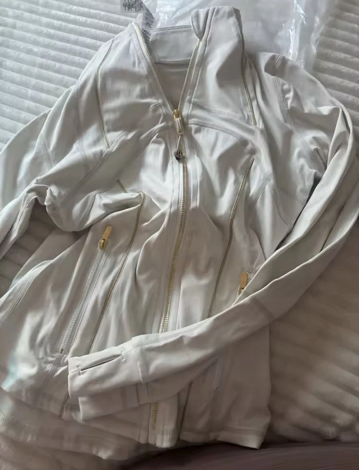 Jaqueta Lululemon Define Feminina Marfim/Ouro Zíper Tamanho 4 Nova Com Etiqueta - Imagem 2 de 3